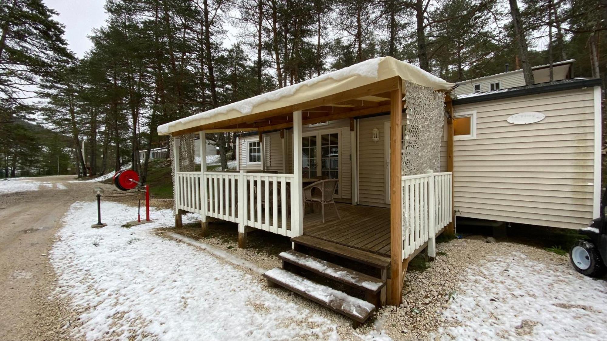 Mobilhome Comfort A La Montagne Saint-Auban  Exterior photo