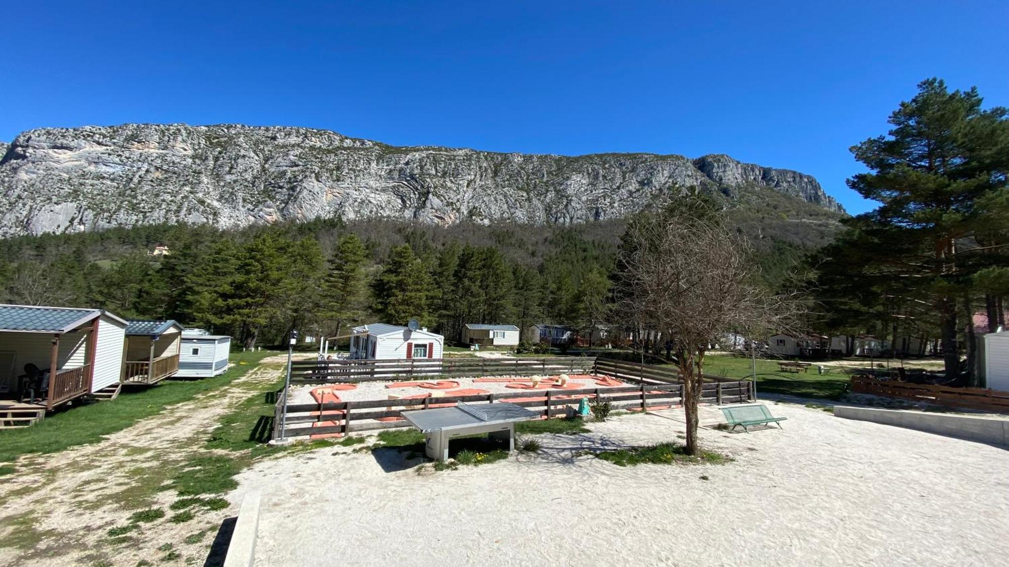 Mobilhome Comfort A La Montagne Saint-Auban  Exterior photo